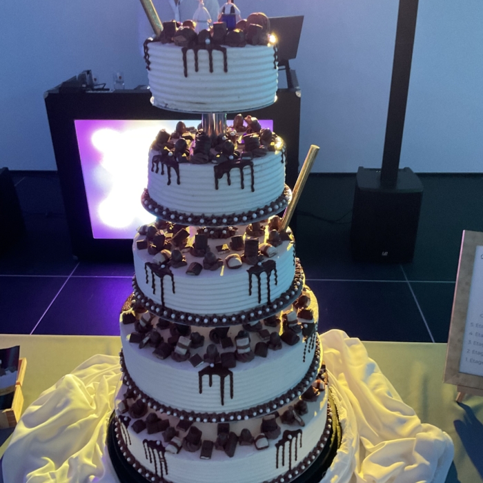 Da146Cb8 51Ff 4C76 A1A0 Daf90Cef45E9